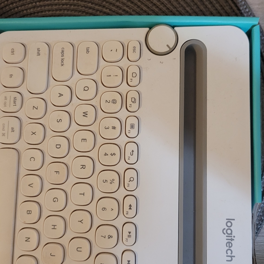 Keyboard - Picture 2 of 2
